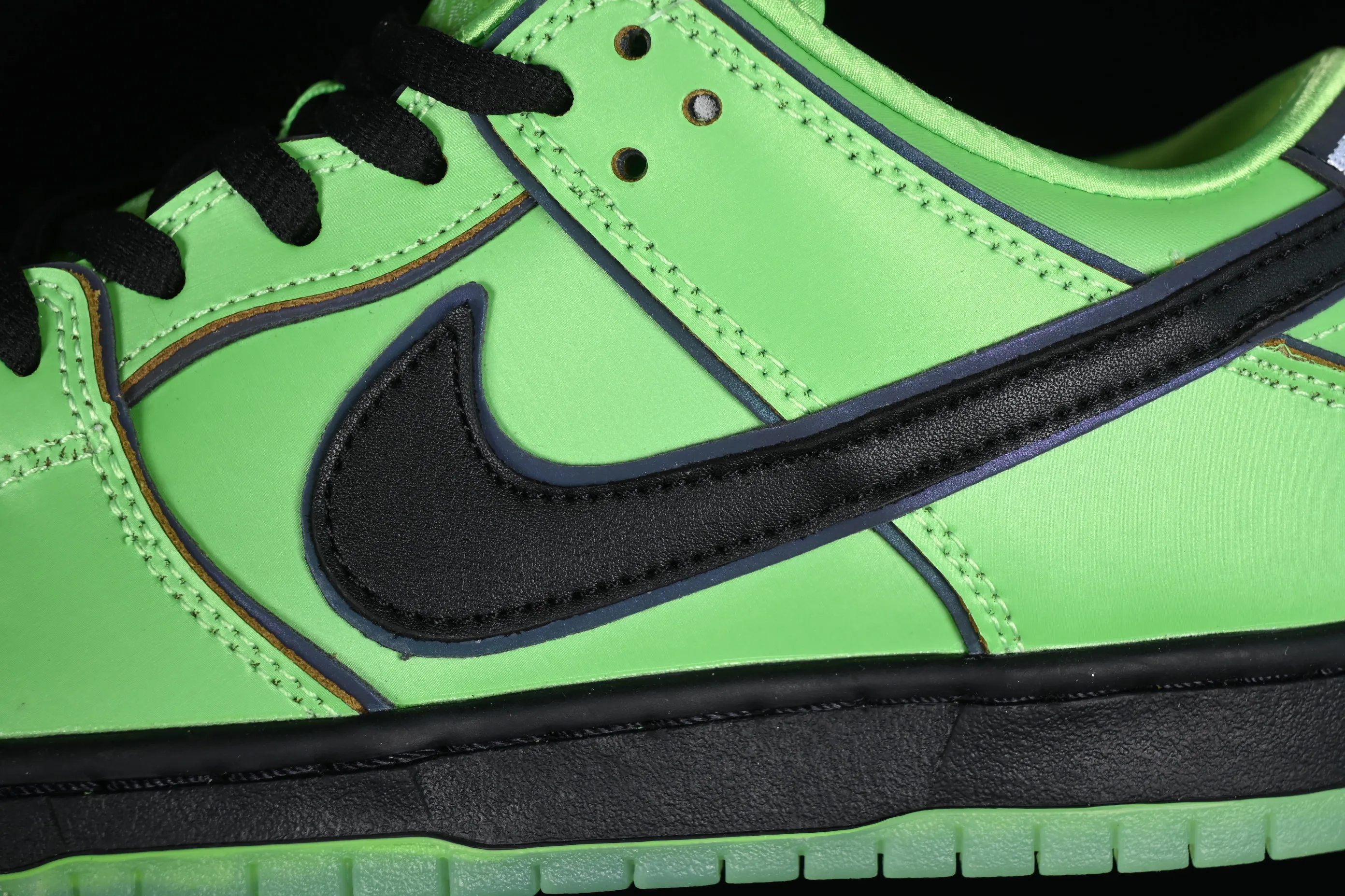 All categories Nk SB Dunk Series Nk SB Dunk Low low-top sneakers F version The Powerpuff Girls x Nk SB Dunk Low Powerpuff Girls joint model low-top casual sneakers FZ8319-300